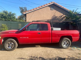 2000 Dodge Ram 1500 V8 Truck