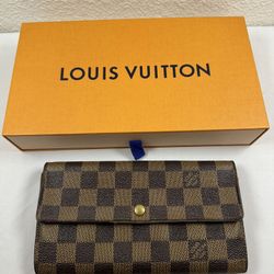 LV  Damier Wallet Authentic 
