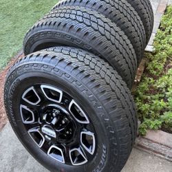 Ford F250 F350 Wheels And Tires Like New 8x170