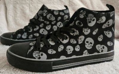 Skull high top shoes