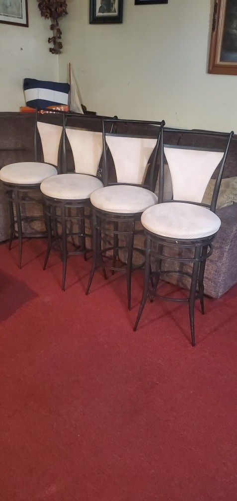 4 Barstools