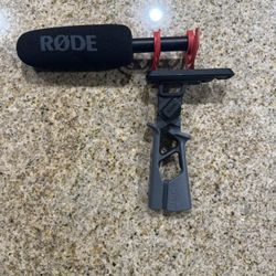 Rode NTG5 With Pistol Grip And Windscreen