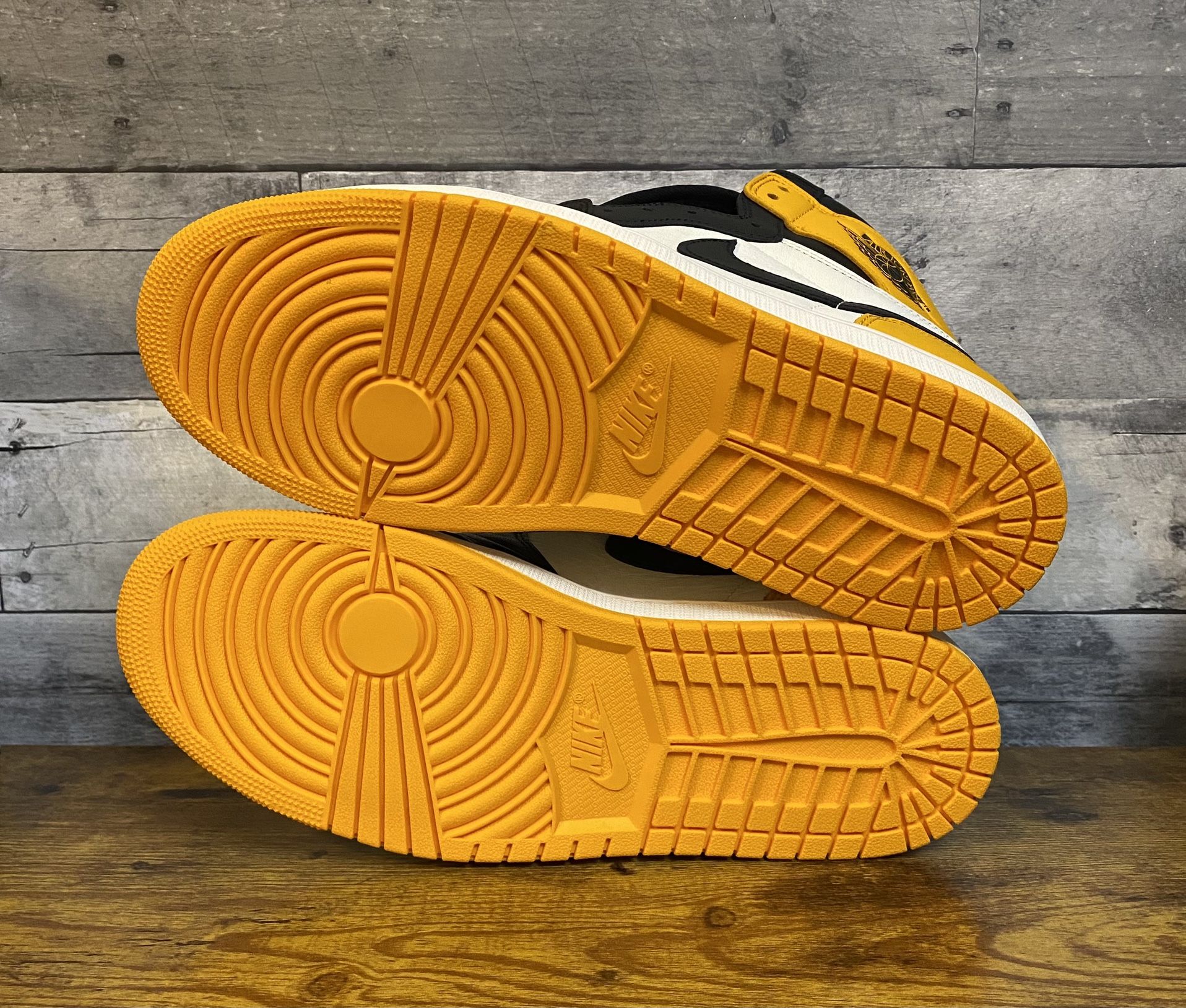 Nike Air Jordan 1 Retro High OG Yellow Toe Taxi 555088-711 Men\'s Size 10.5 Air Jordan 1 Retro High OG TAXI Yellow Toe Men main image 4