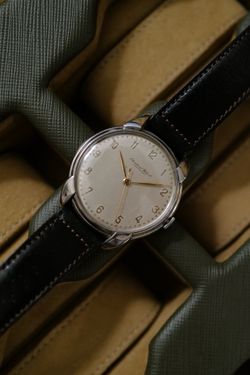 Rare Vintage IWC Schaffhausen , Jumbo size with Claw/Horn lugs