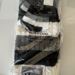 Women’s Raiders Scarf And Gloves