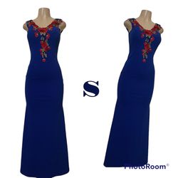 *Blue/Floral Embroidered Sleeveless Formal Dress •S