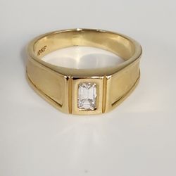 10k Yellow Gold Bold Ring with baguette Diamond Stone Size 8