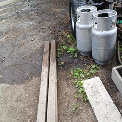 Forklift propane tanks