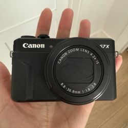 Canon Powershot camera g7x Mark III like new 20.1MP