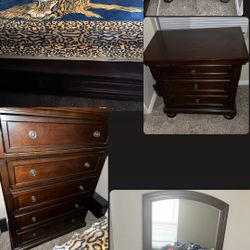 SOLID WOOD BEDROOM SET 