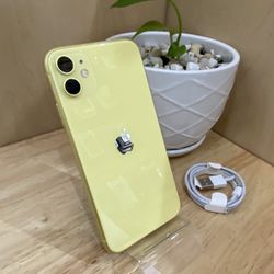 Valentines Day Special!!! iPhone 11 Color Yellow 64 Gb Unlocked For Any Carrier/ iPhone 11 Color Amarillo 64 Gb Liberado Para Cualquier Compañía 