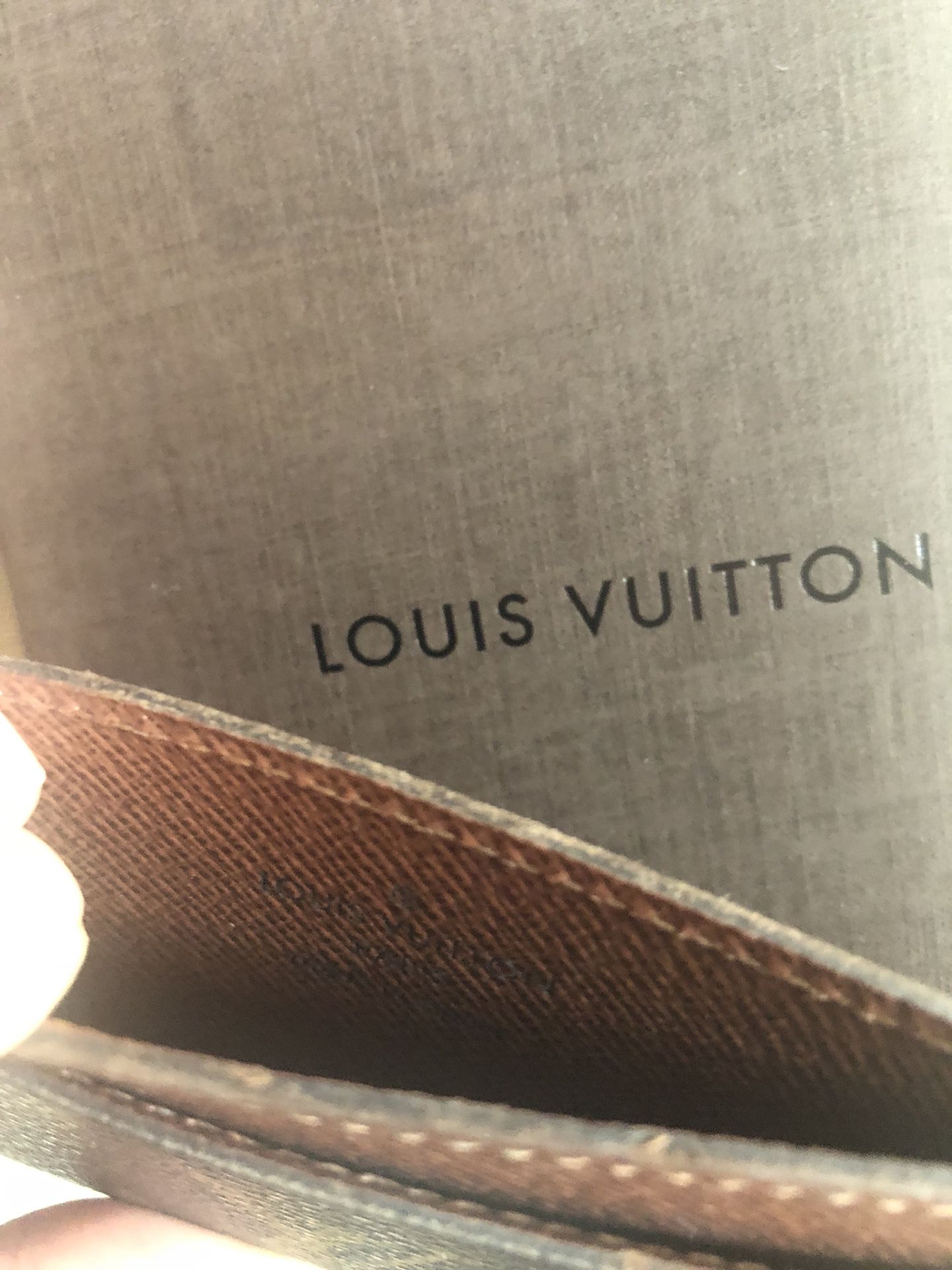 Louis Vuitton Card Holder Money Clip Saks Fifth Avenue VERY RARE for Sale  in Lake Forest, CA - OfferUp