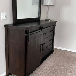 Dresser