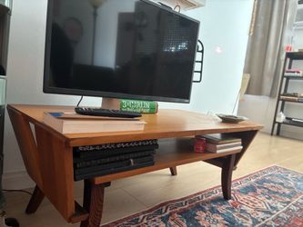 TV stand + TV with remote