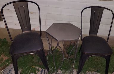 Outdoor Table and Chairs