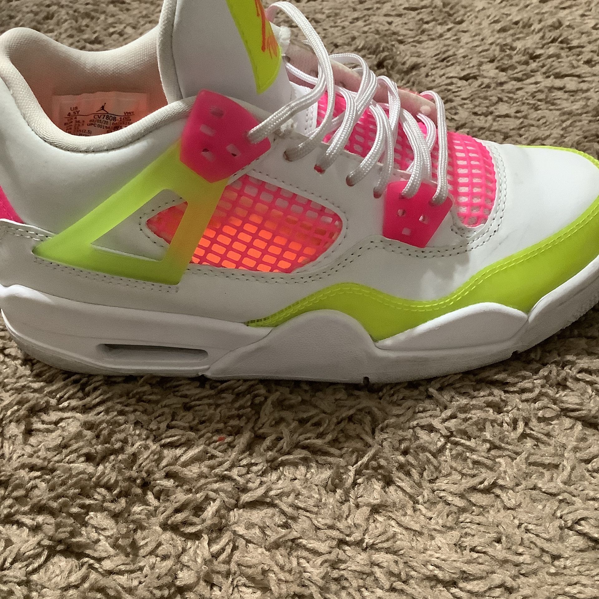 jordan retro(gs)lemon venom