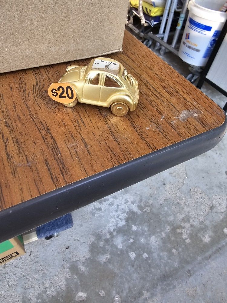 Mini Gold V.w Bug Clock