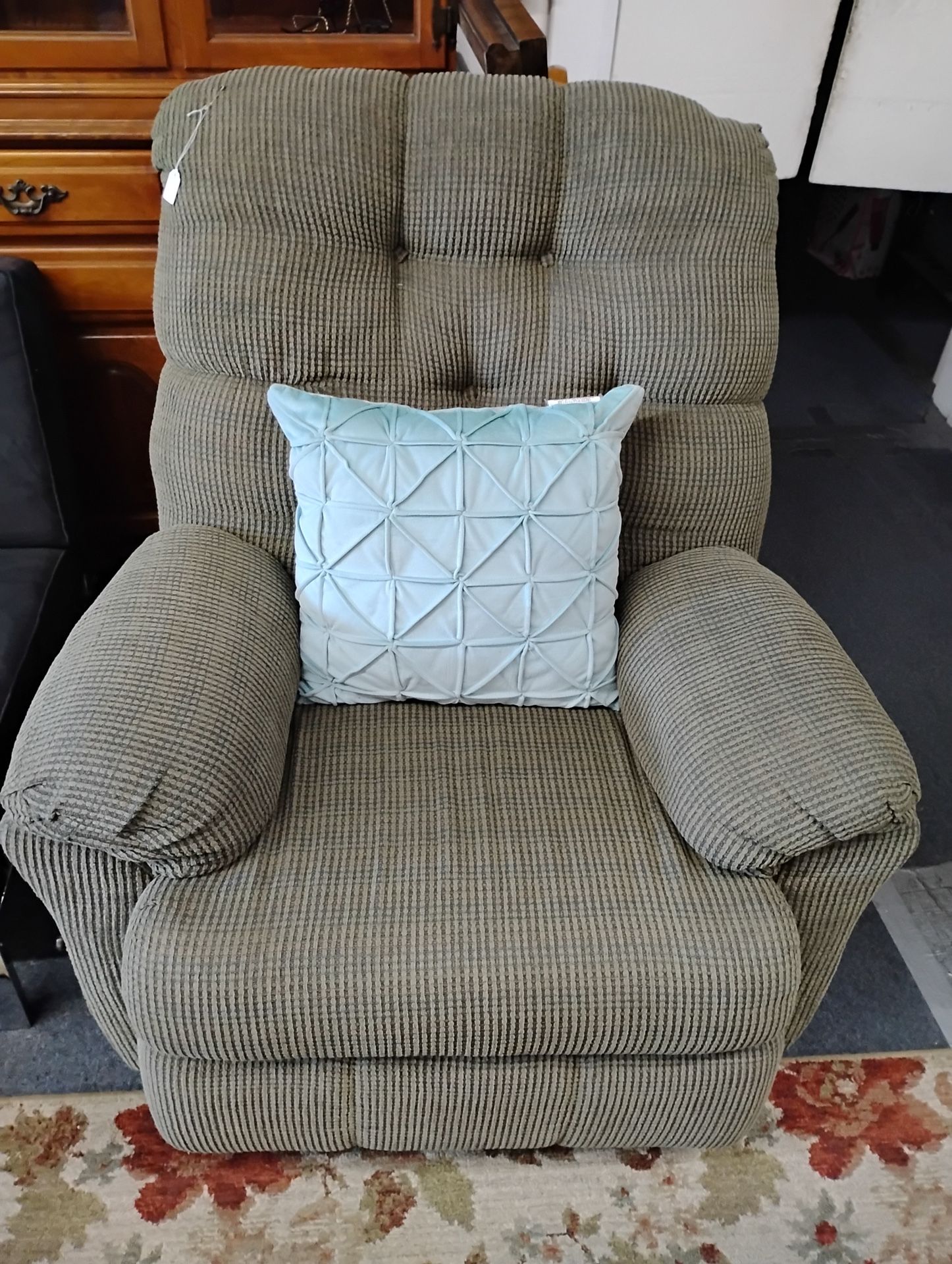 Classic olive green manual recliner