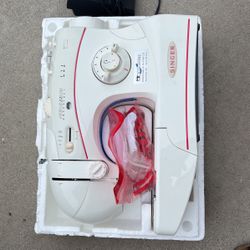 Singer sewing machine 