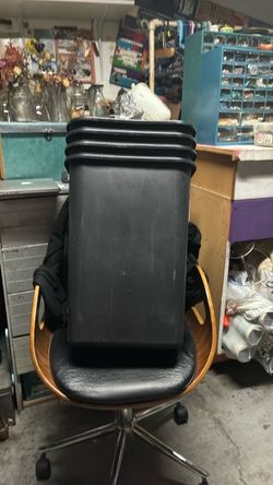4 brand new waste baskets