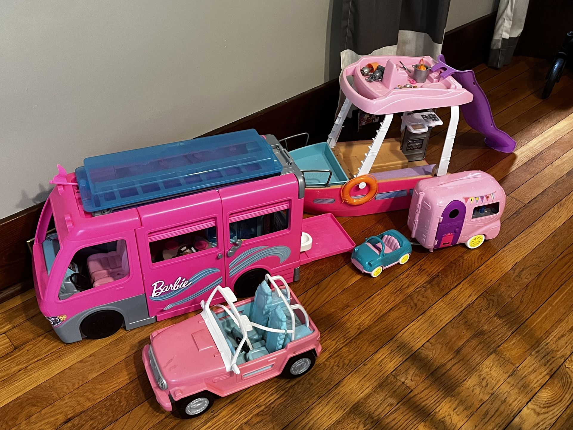 Barbie Boat, Camper, Chelsea Car With Tráiler