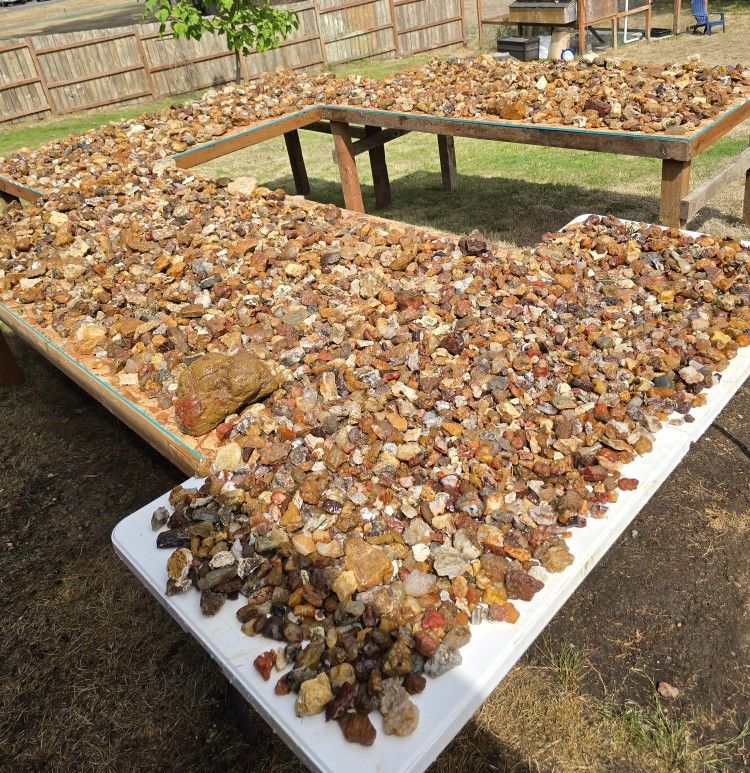 agates and carnelian!!
