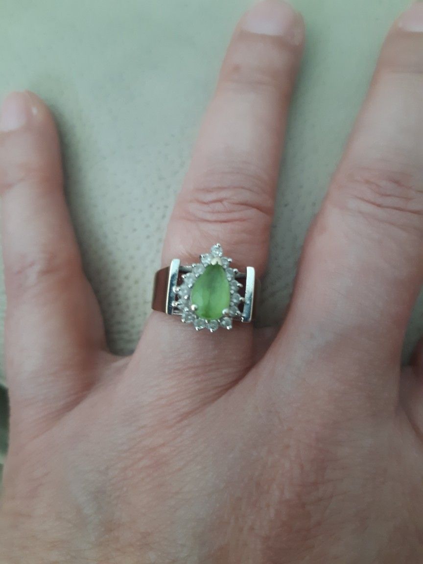 14k Real White Gold With DIAMONDS And PERIDOT STONES Ring, Size 5 1/4