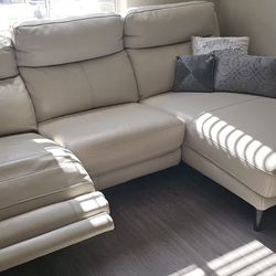 Couch / Sofa 