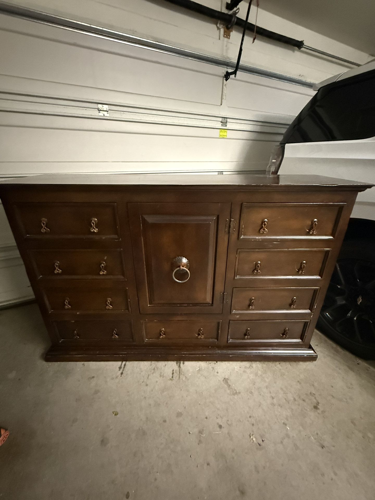 Dresser