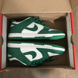 4-4.5 y Nike dunks brand new