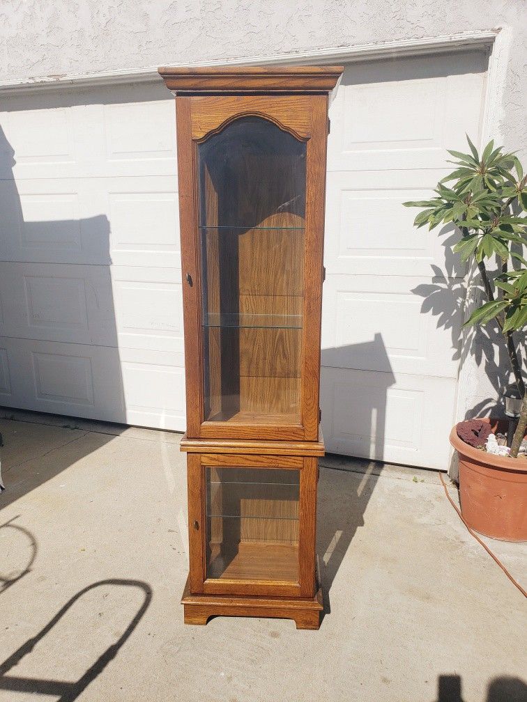Vintage Display Cabinet  / Curio Cabinet With Lights