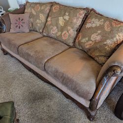 Free Couch 