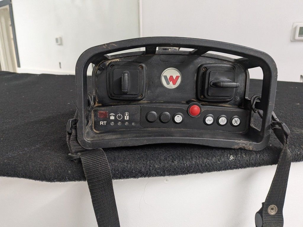 Wacker Neuson Remote Control Transmitter RT82 SC2 or 3 pt#0165514 or (contact info removed)514