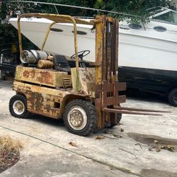 Forklift In Good Working Condition. 