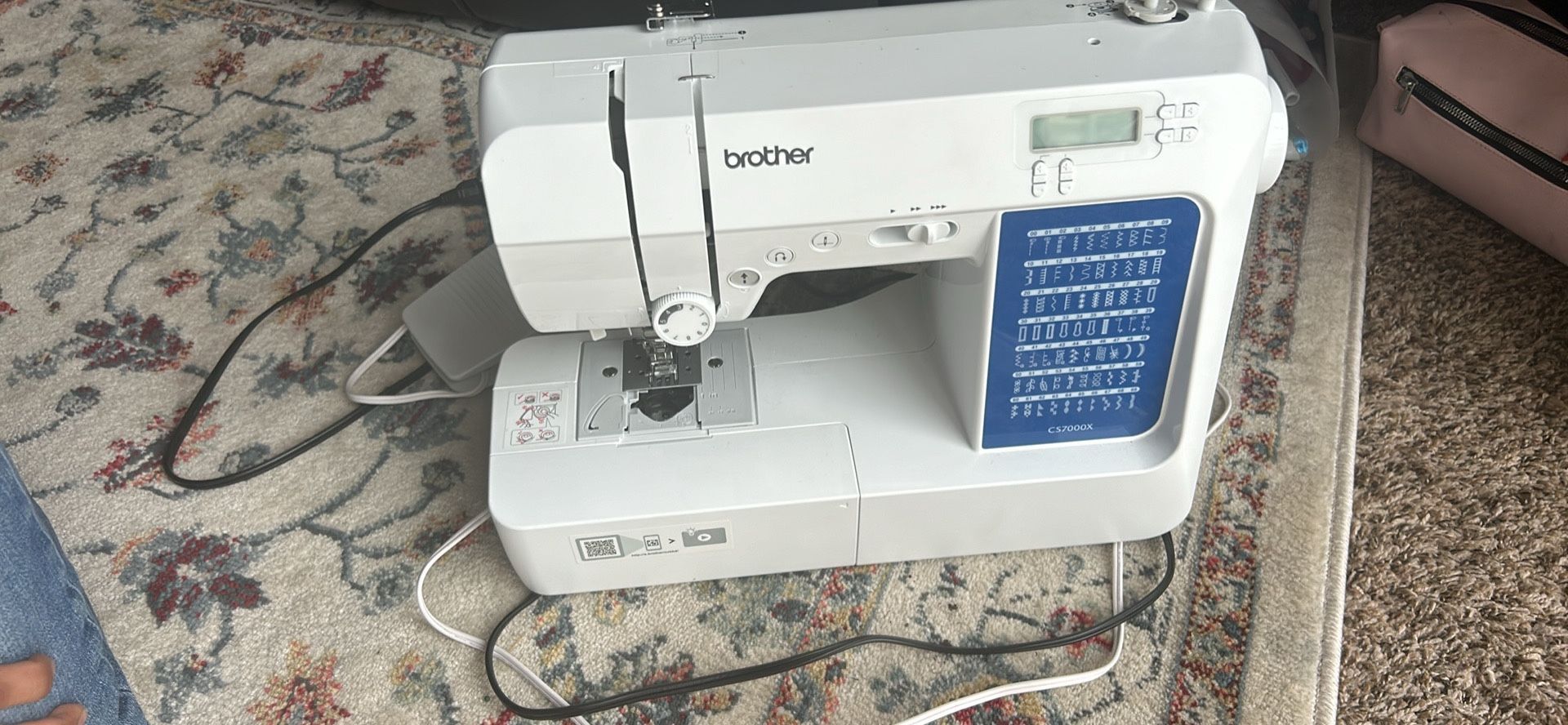 Sewing Machine With A Carrying Case!