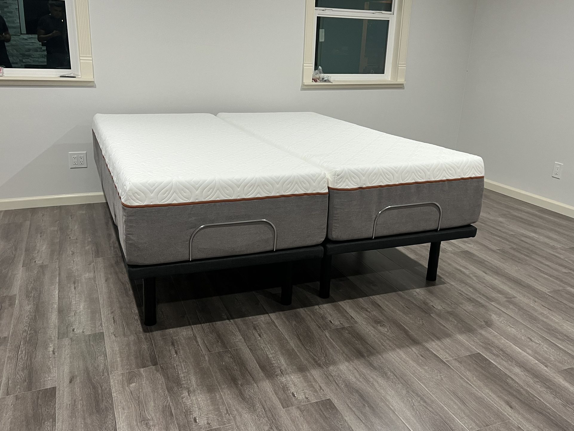 Sleep Science adjustable bed with massage! King size bed 