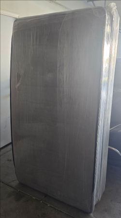 New Twin Mattress and Box Spring