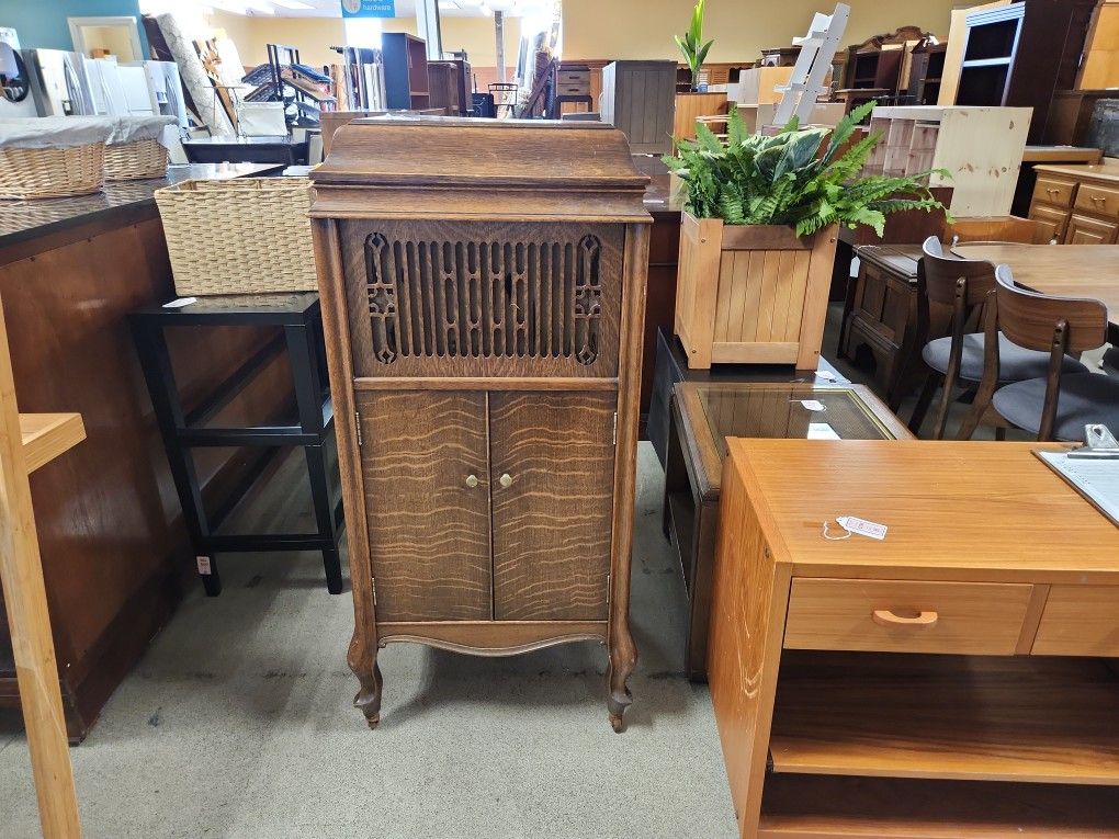 Brunswick 112 Phonograph Antique Record Player