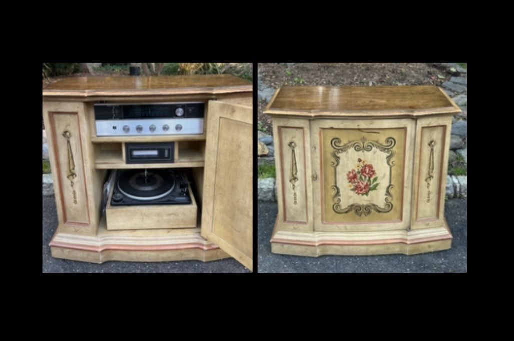 1970s Magnavox Stereo/Record Player Cabinet