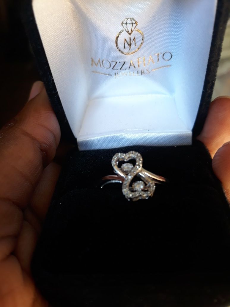 Beautiful brand new diamond ring