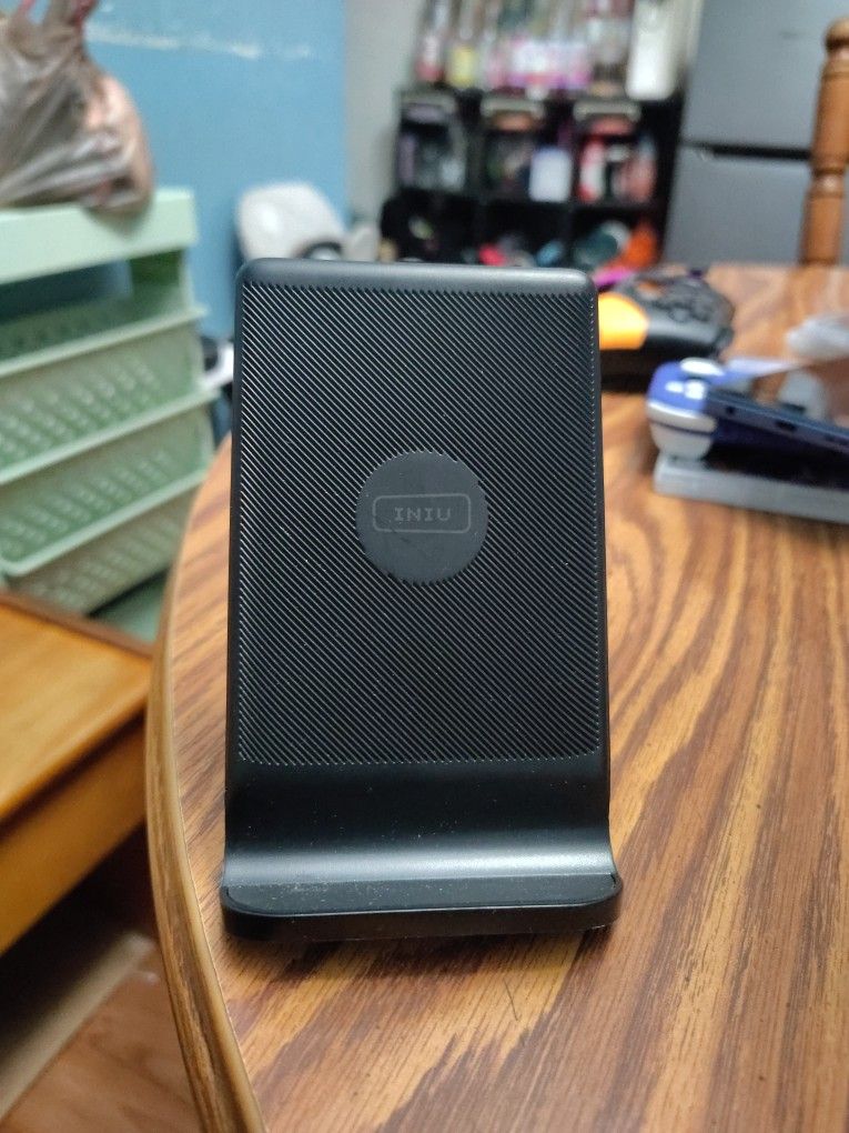 Inui Base Charger 