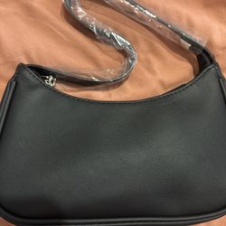 🖤 Trendy Black Shoulder Bag – Brand New 🖤