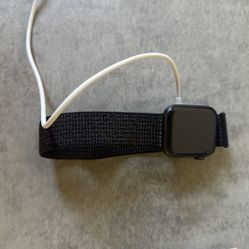 Apple Watch SE With Sports Band And Charger 