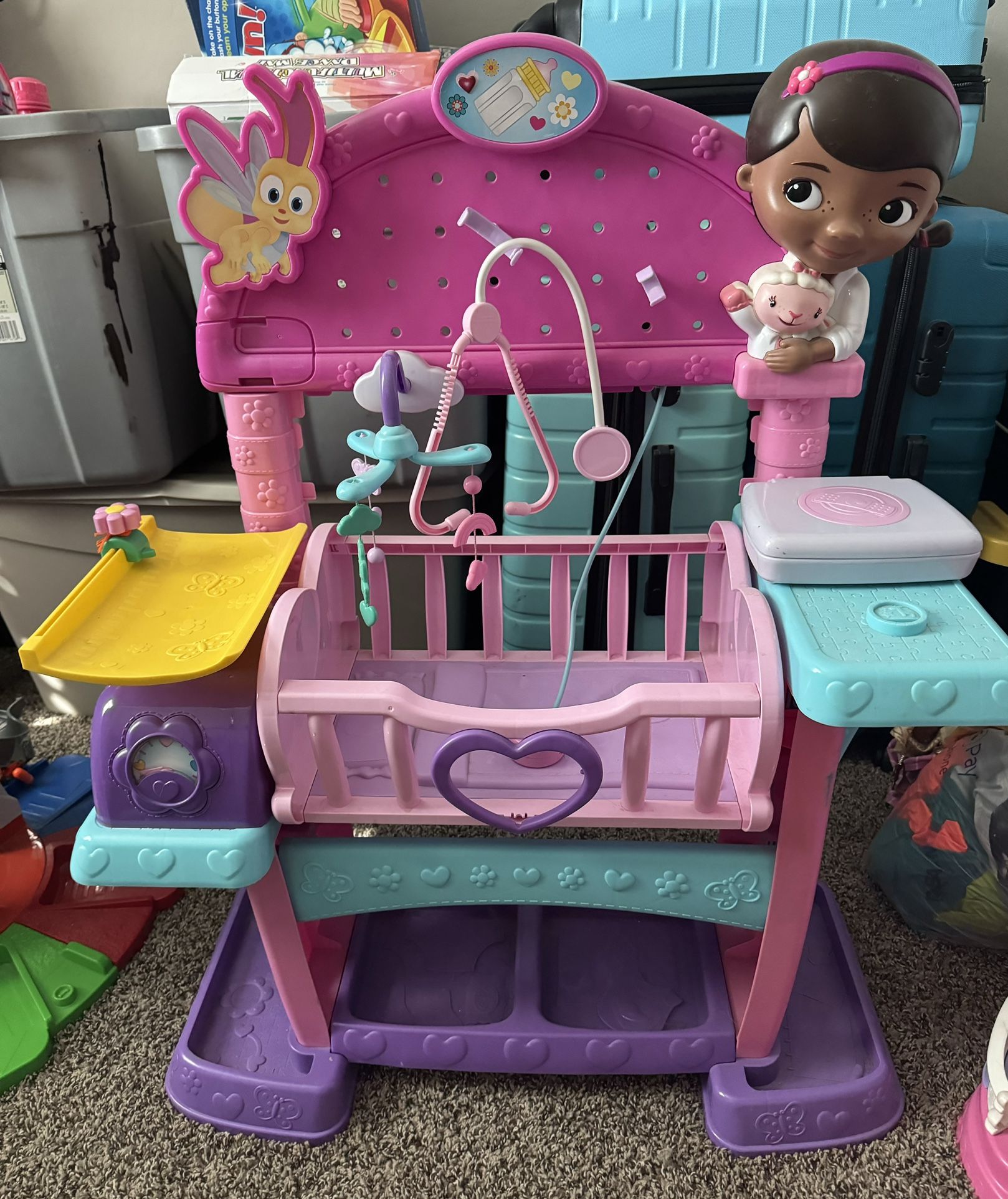 Doc McStuffins Baby All-in-One Nursery