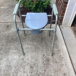 Drive Bedside Commode 