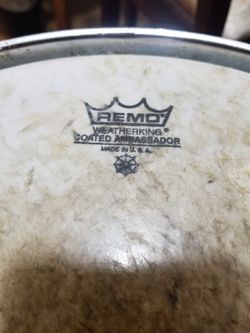 Snare drum w/stand. Remo head/ Tama drum