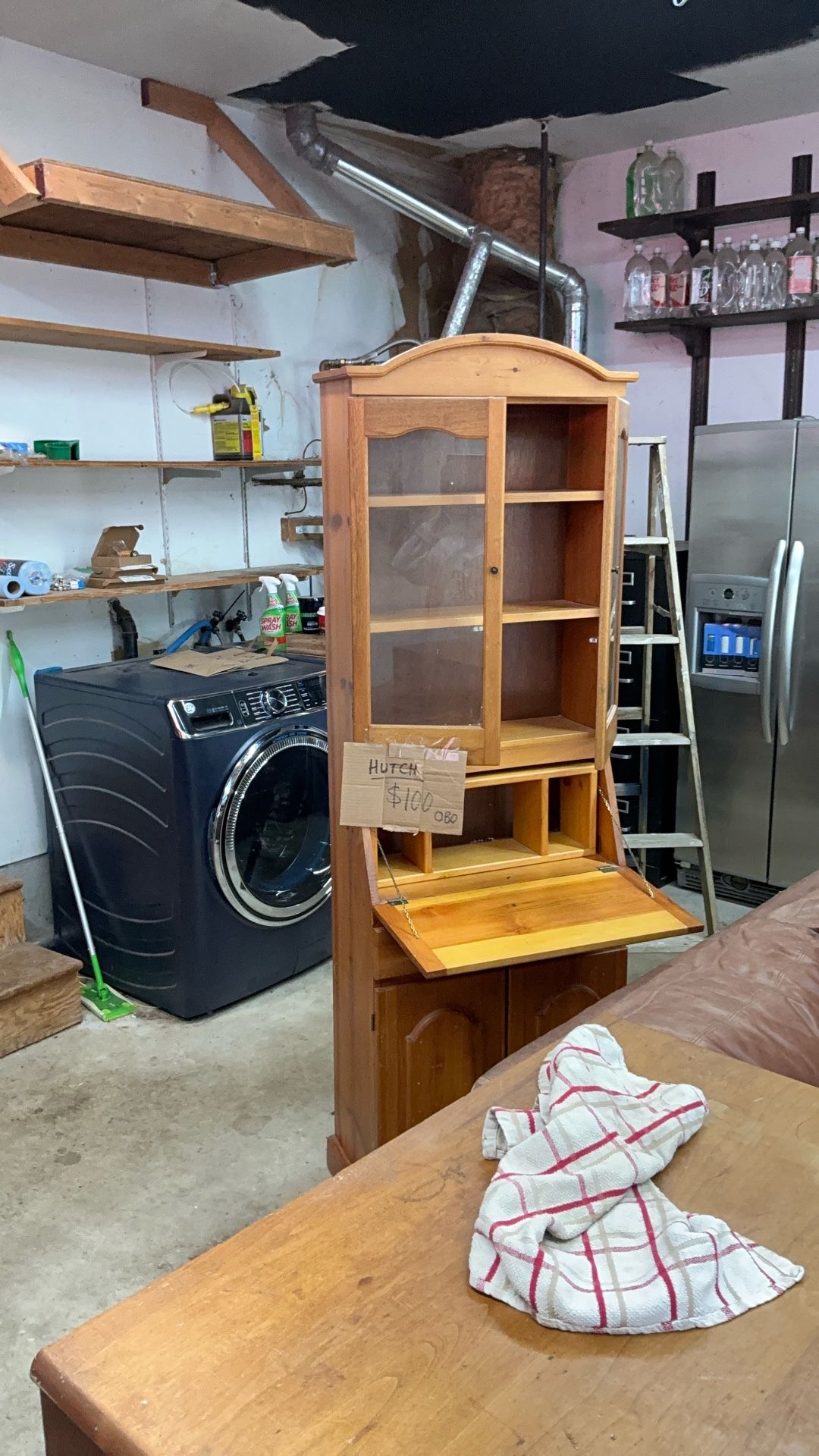 Hutch $100 (FINN HILL)