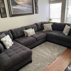 GORGEOUS SECTIONAL SOFA 