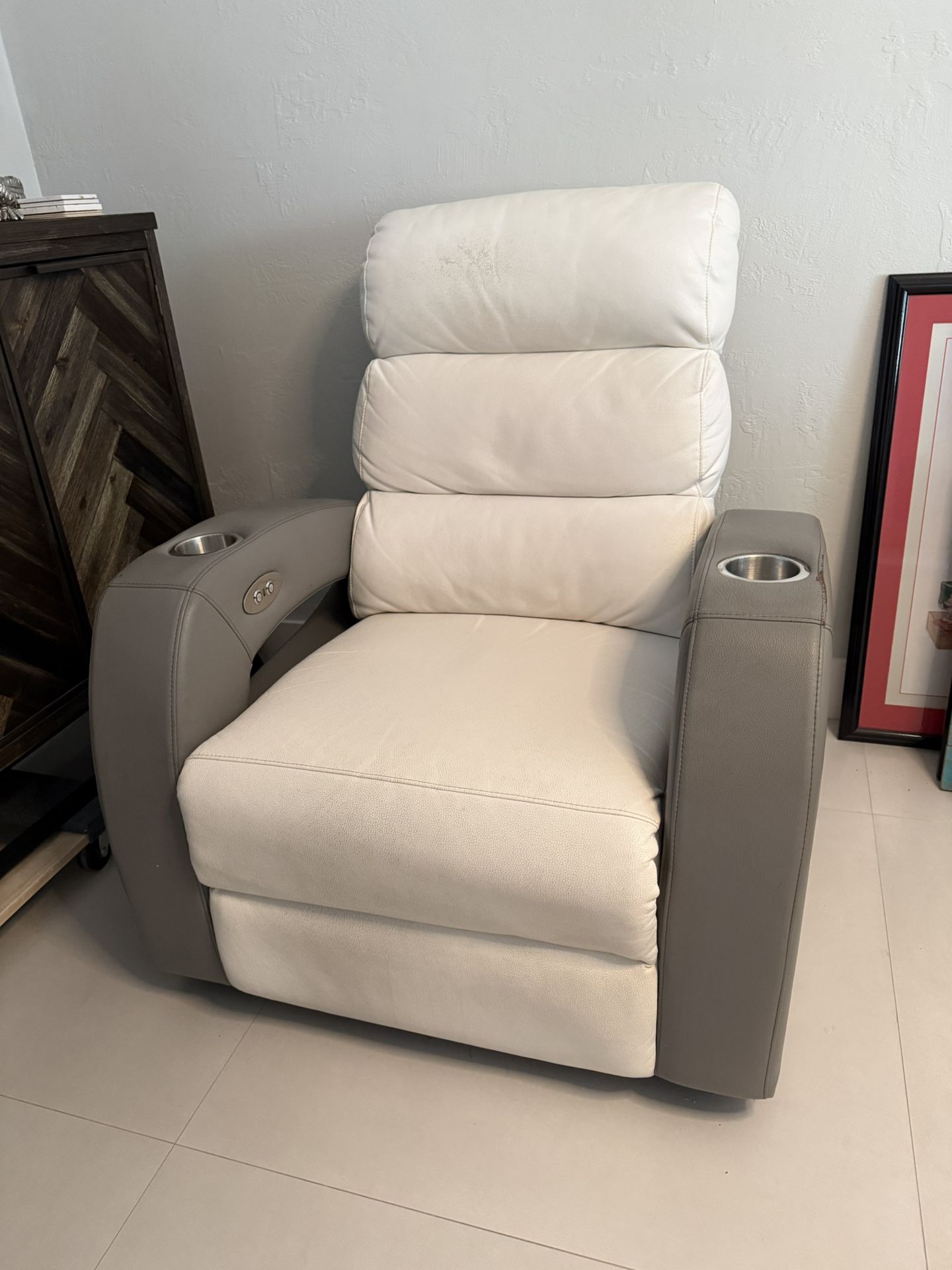 Recliner (Electric  & Comfortable) 