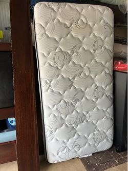 Mattress twin size clean